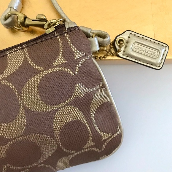 Coach Handbags - Coach Signature Hampton Wristlet